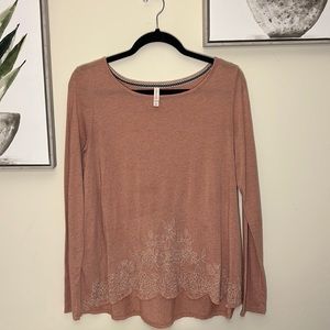 Long Sleeve Women’s Shirt with Floral Detail